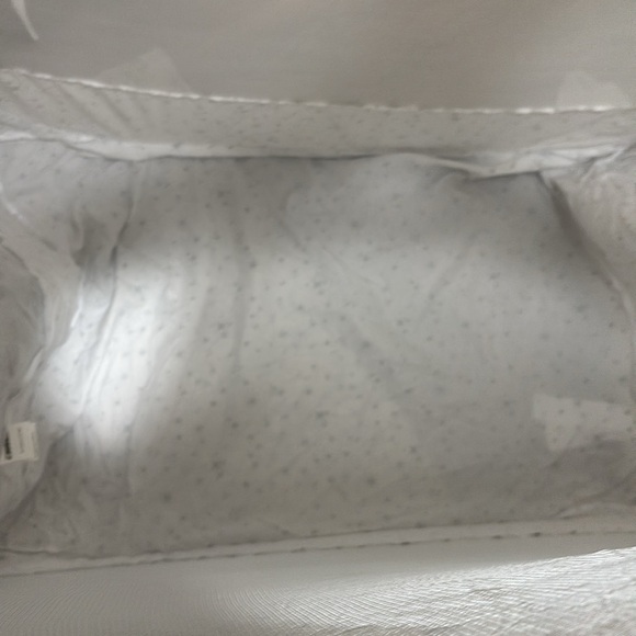 Baby Pack N Play Tent - Picture 4 of 7